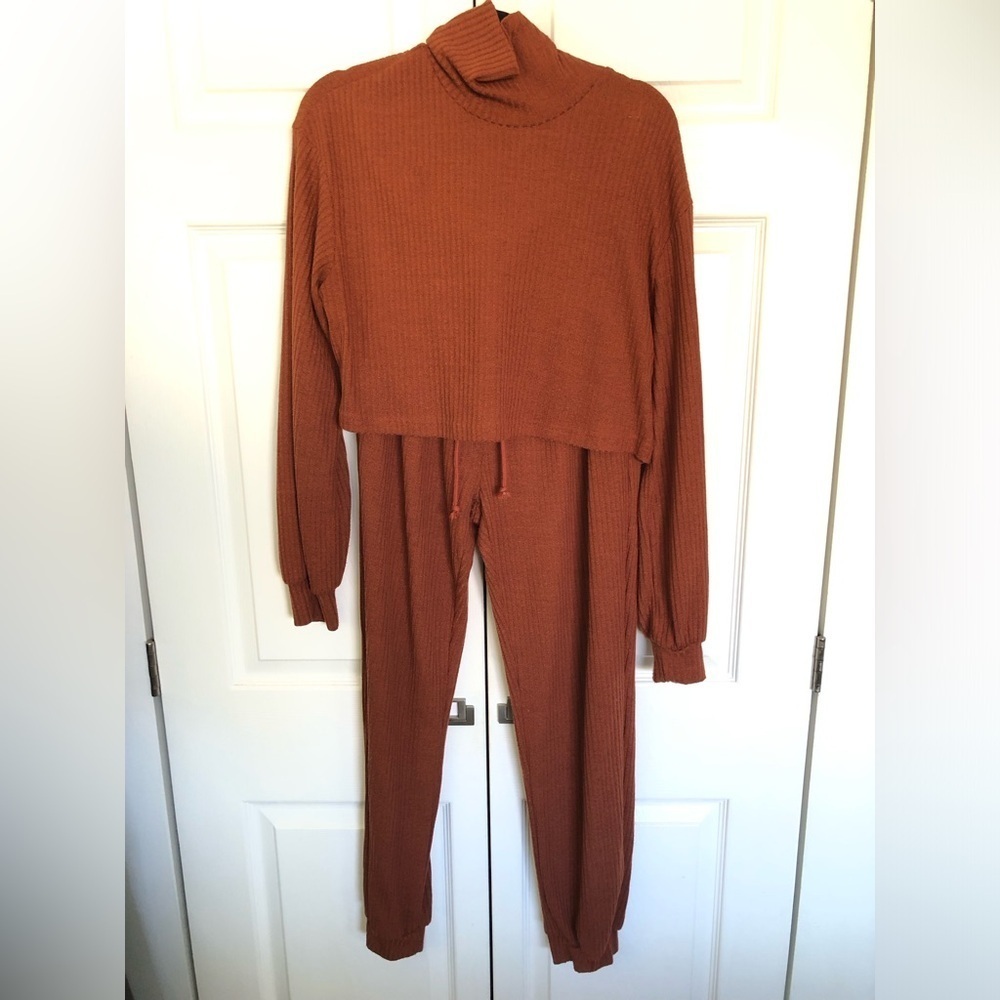 Rust Orange Ribbed Cropped Sweatshirt and Jogger Set Size M
